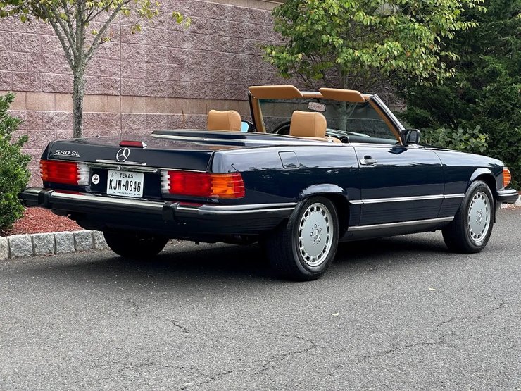 Mercedes-Benz 560SL