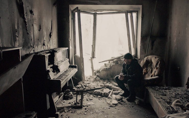 БЫВШИЙ ДОМ. Главный герой оказался в своей ­бывшей ­квартире, разрушенной снарядом