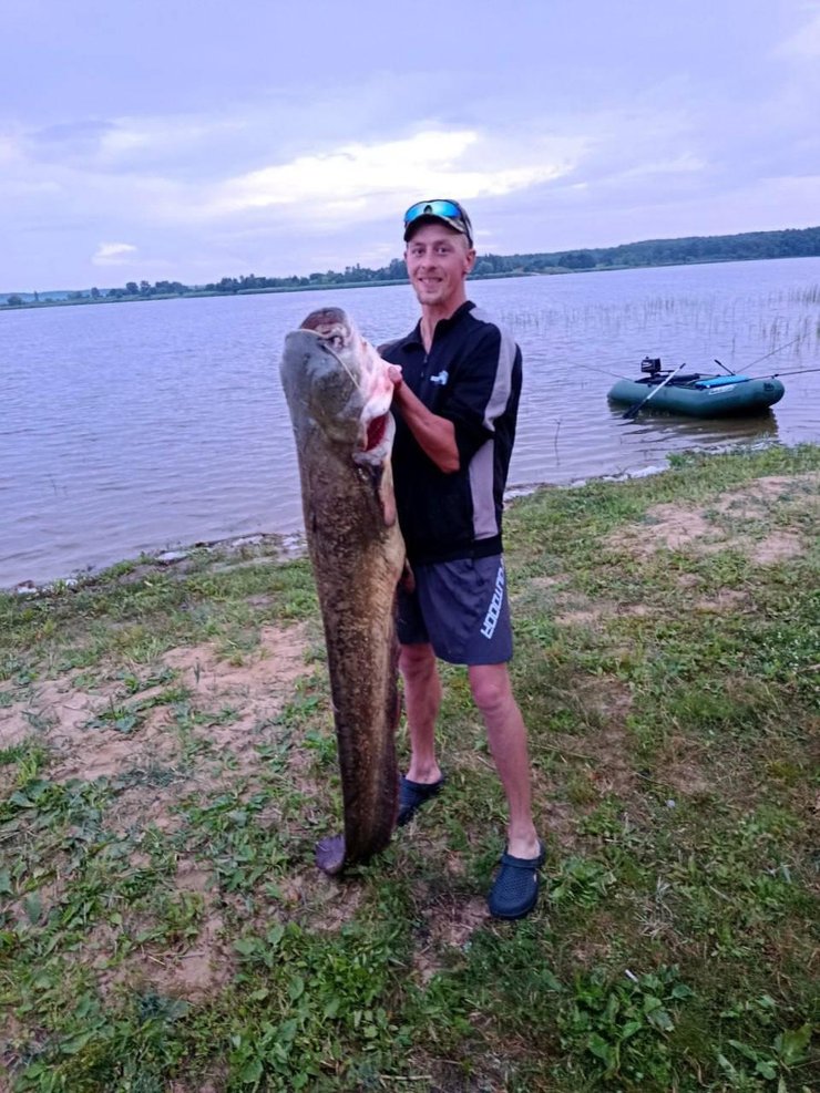 Рівнянин упіймав сома