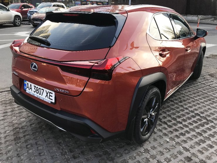вид сзади, lexus ux, фото, лексус гибрид, тест-драйв