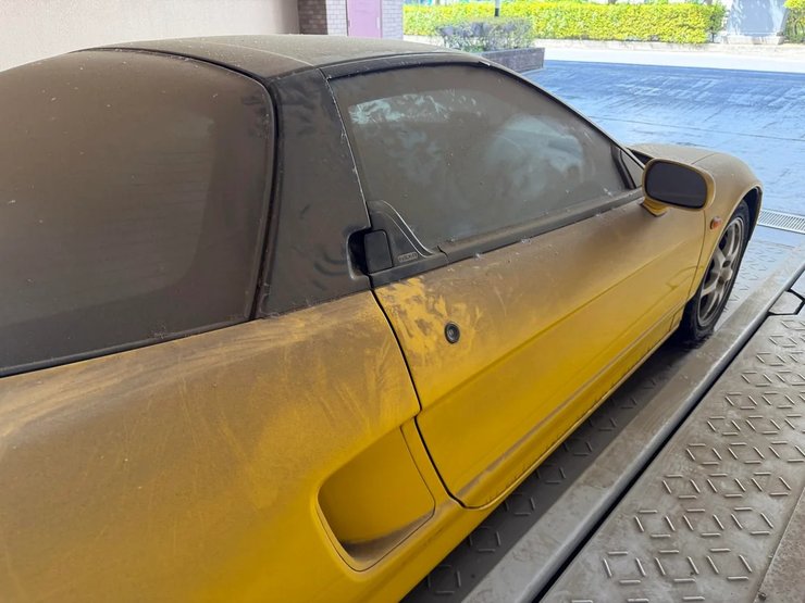суперкар Honda NSX-R