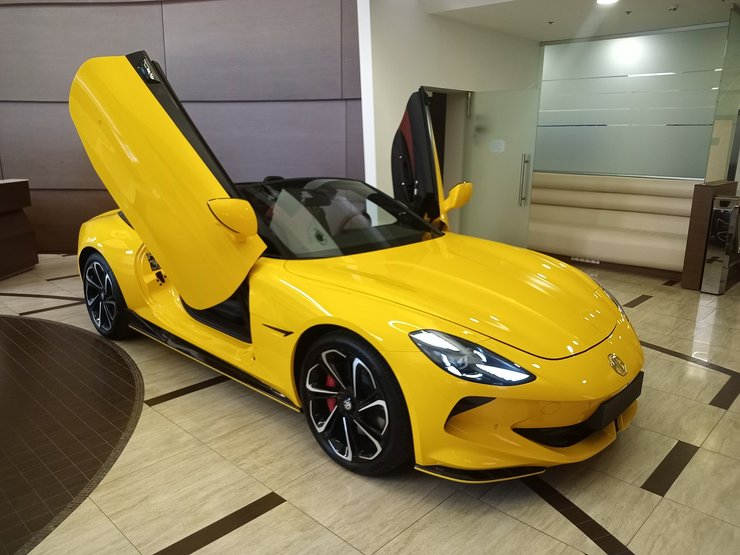 новий MG Cyberster