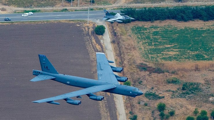 літак B-52H
