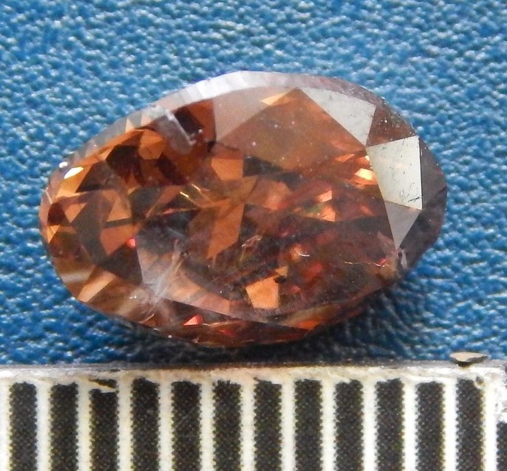 таможня, контрабанда, посылка, бриллианты, фото