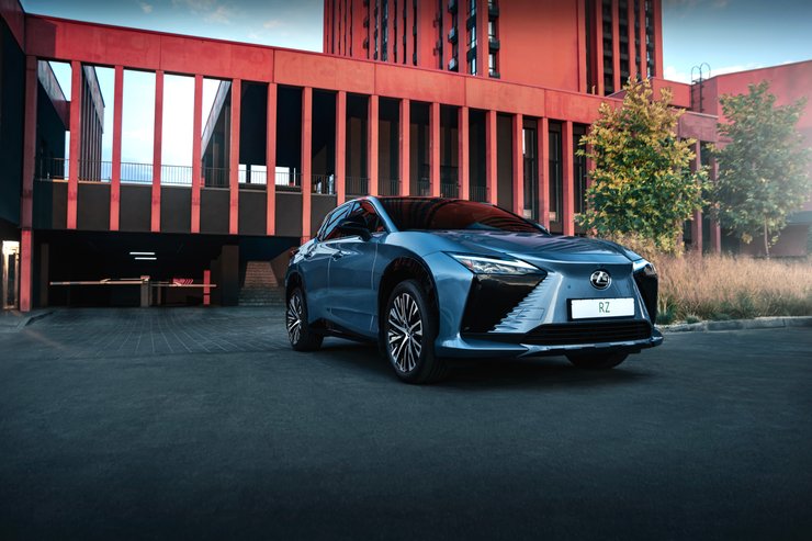 Футуристический дизайн Lexus RZ 450e