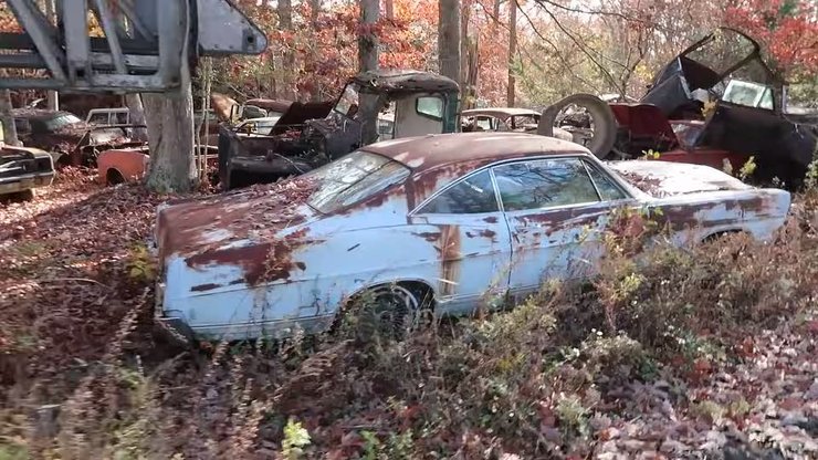 Ford Fairlane, кладбище авто, ретро авто, старинные авто, старинные авто