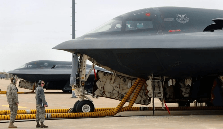 носитель ядерной бомбы, стратегические бомбардировщики, бомбардировщик