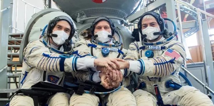 Астронавти