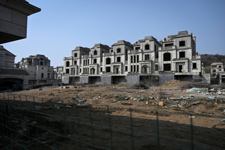 покинуті вілли, особняки, Шеньян, Китай, сміття, поле