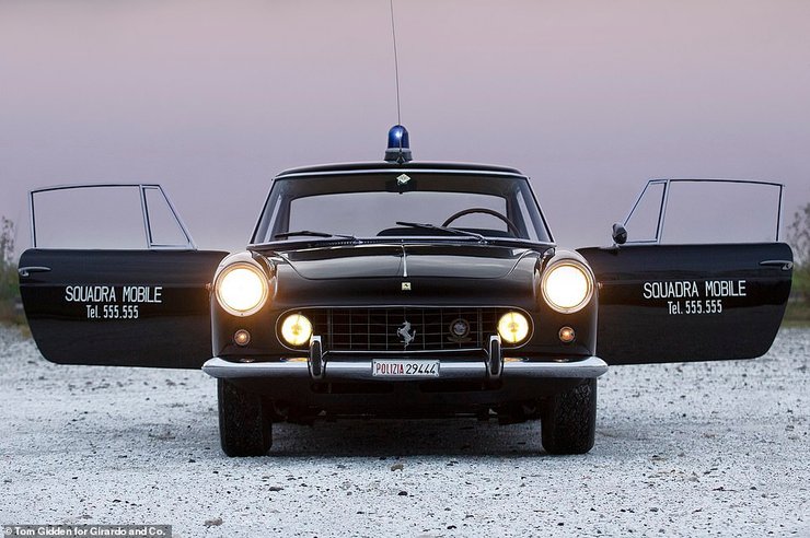 феррари, полицейская машина, продажа, италия