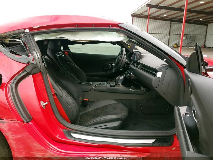 салон Toyota Supra