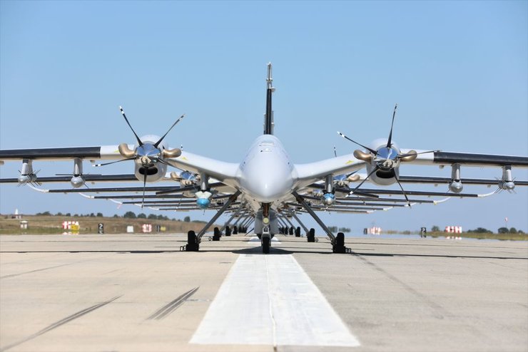 байрактар акинчи, байрактар