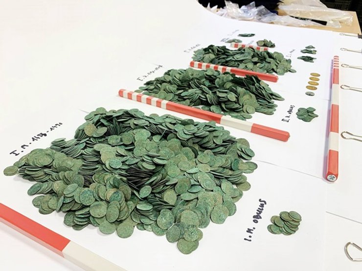 клад, Венгрия, Будапешт, Средневековье, монеты, находка