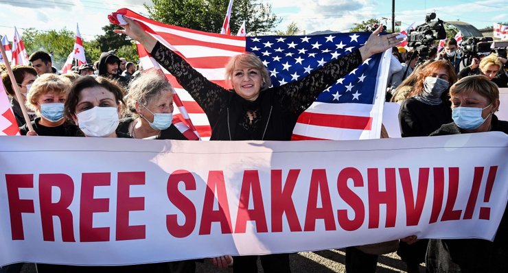 баннер "Свободу Саакашвили", арест Саакашвили в Грузии