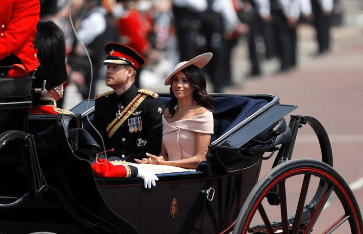 принц Гарри, Меган Маркл, карета
