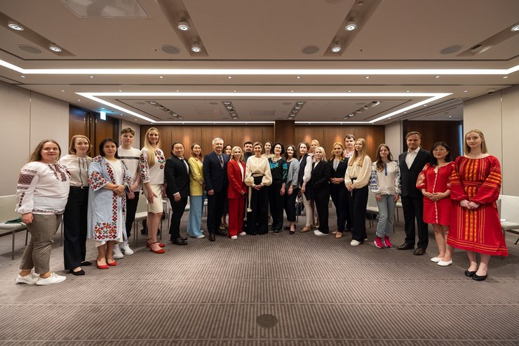 Олена Зеленська, Олена Зеленська Сеул, Олена Зеленська вишиванка