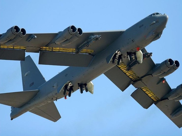 Ядерний бомбардувальник США, B-52H Stratofortress, літак B-52H Stratofortress, росія B-52H Stratofortress