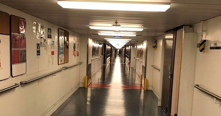 круїзний лайнер, таємні приміщення, круїз, морг на борту, в'язниця на борту