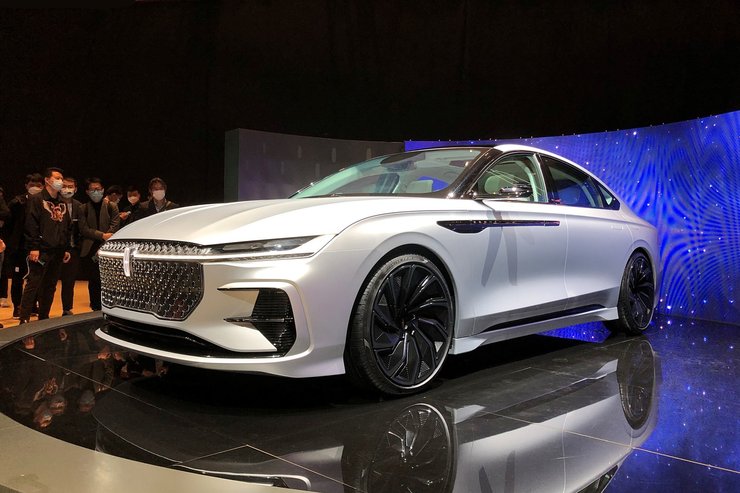 Lincoln Zephyr Reflection