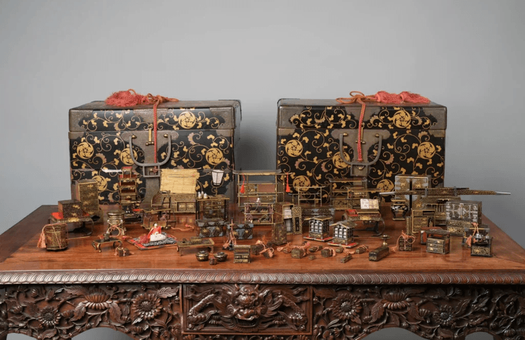 Сім'я знайшла японські прикраси, прикраса на горищі, колекція ляльок, рідкісні аксесуари, старовинна скриня, аукціон, незвичайна знахідка