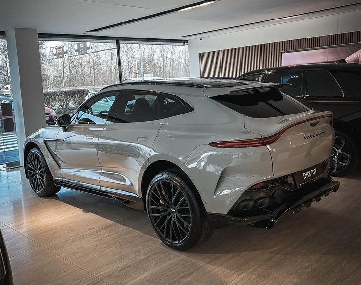 новый Aston Martin DBX707, Aston Martin DBX707, Aston Martin DBX, кроссовер Aston Martin