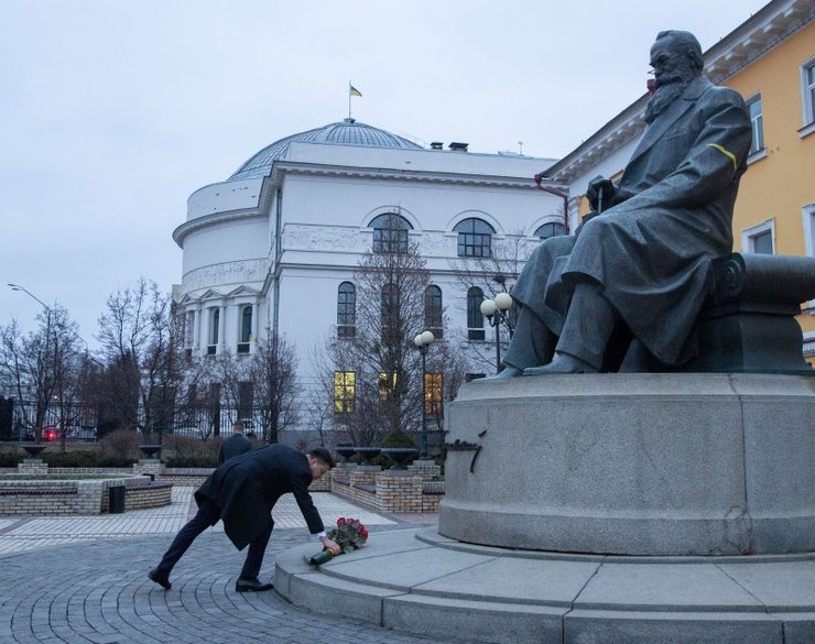 зеленский, грушевский, день соборности, цветы