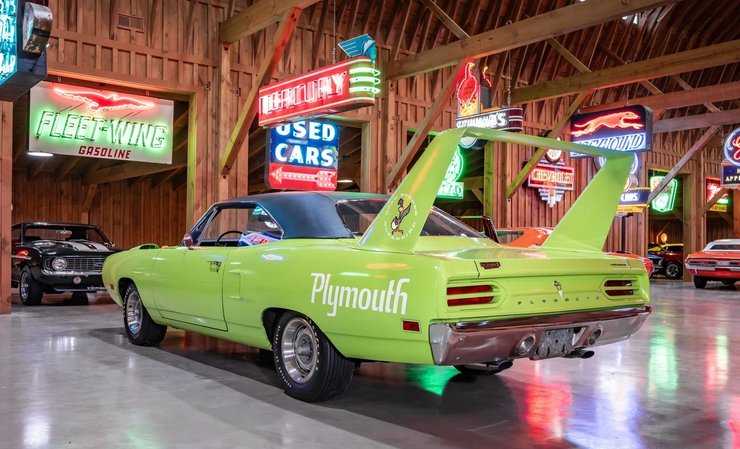 Plymouth Road Runner Superbird