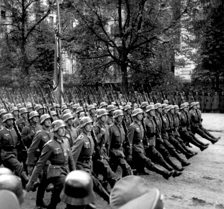 Друга світова війна, поділ Польщі, пакт Молотова-Ріббентропа, вторгнення в Польщу, третій рейх, танки третього рейху, ретро фото, історія Другої світової війни, військова історія, план вайс,