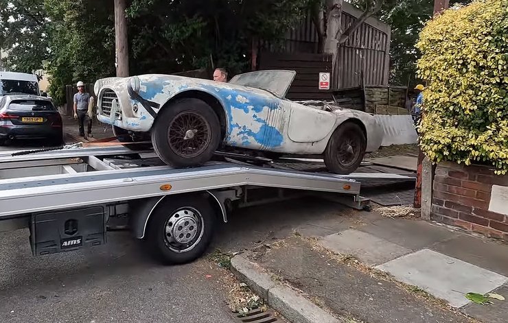 AC Ace, коллекция авто, ретро авто, заброшенные авто, Jaguar E-Type, Land Rover