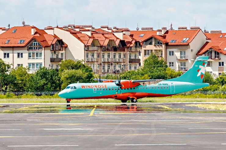 Ужгород, аеропорт в Ужгороді, Ужгород інфраструктура