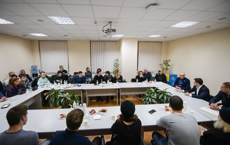 Президент на встрече с родственниками погибших в катастрофе самолета МАУ