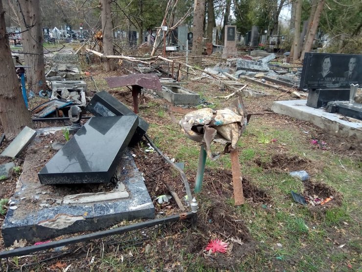 чернігів, цвинтар, цвинтар яцево, руйнування кладовища, зруйновані могили, цвинтар чернігів