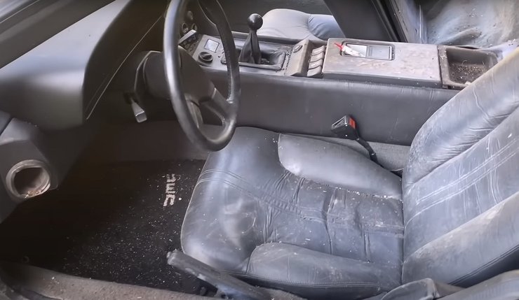 салон DeLorean DMC, DeLorean DMC-12, авто из фильма назад в будущее