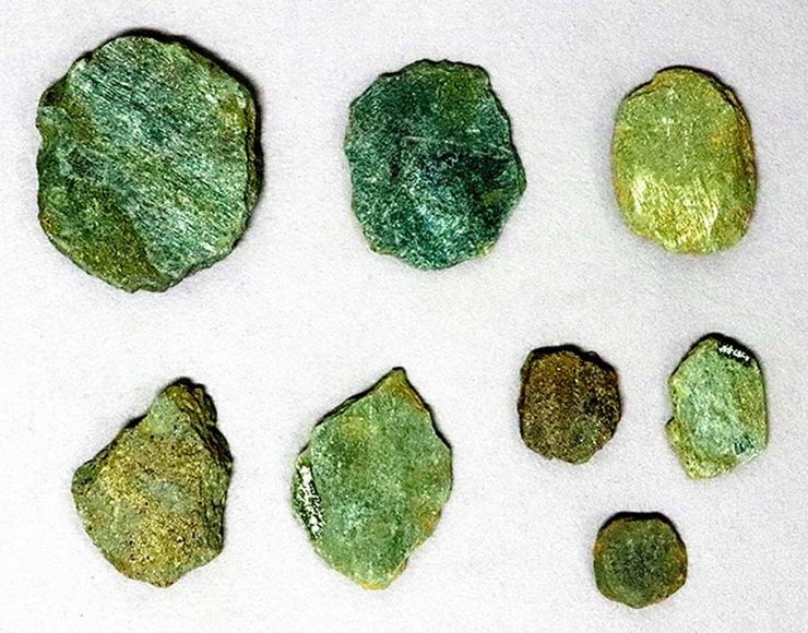 метательные камни, стол, зеленый цвет, снимок