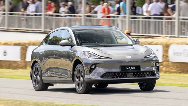 Электрический кроссовер MG IM6