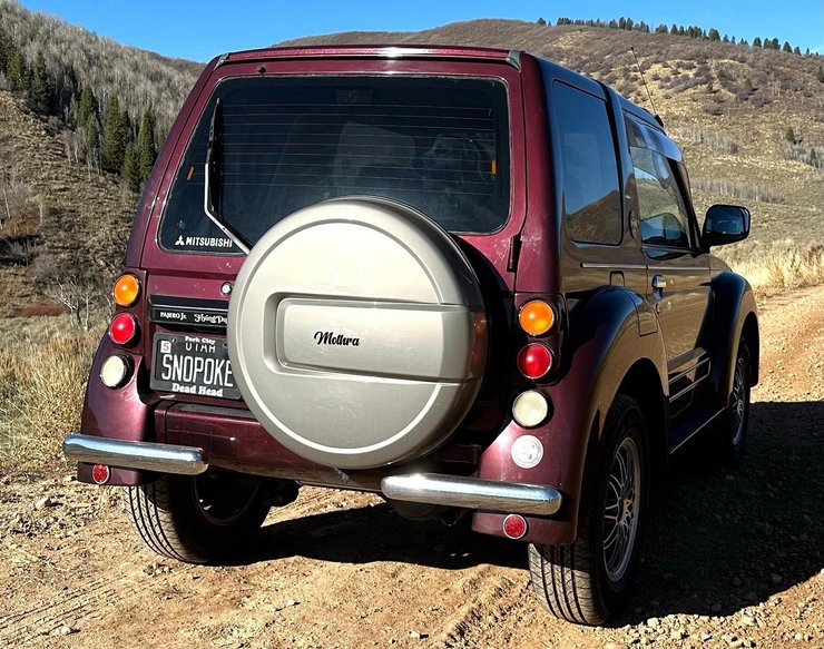 Mitsubishi Pajero Junior Flying Pug