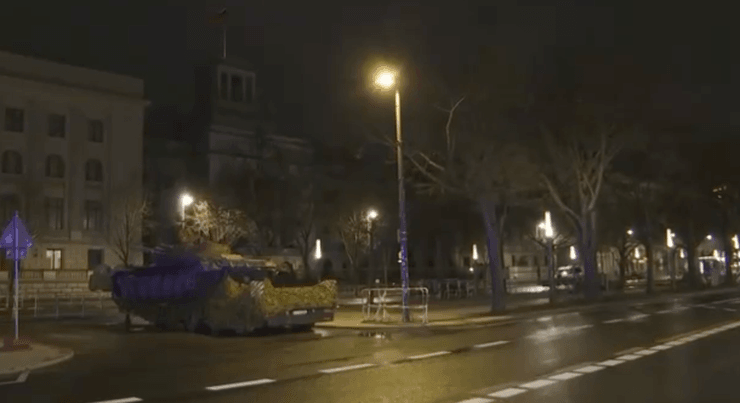 российский танк, берлин, разбитая российская техника