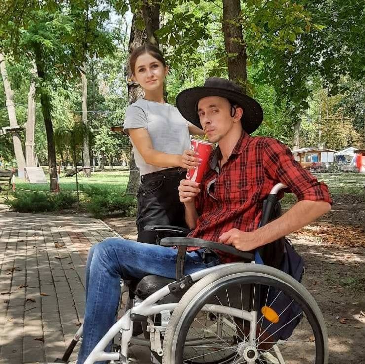 Юлія Черства, Влад Робочий, історія кохання, історія порятунку, реабілітація атовців, колишній атовець, реабілітація воїнів АТО, реабілітація постраждалих від війни в Україні, EnableMe Ukraine, консультації для воїнів АТО, підтримка воїнів АТО, підтримка інвалідів, реабілітація інвалідів