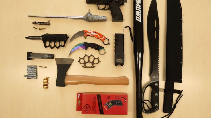 Німеччина, зброя, наркотики, фото