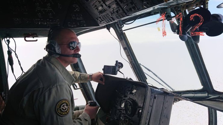 Капітан повітряного судна Денис Блещик