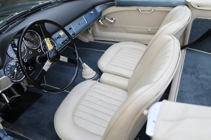 Aston Martin DB2/4 Spider