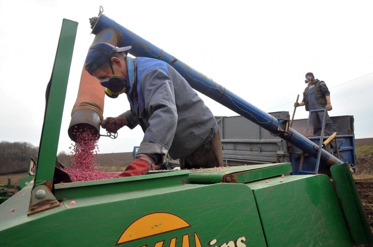 Дефицит квалифицированных кадров в агропромышленности, который был и до войны, сейчас ощущается особенно остро