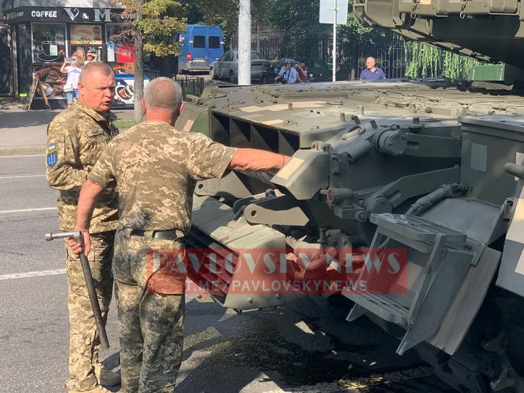 В Киеве на репетиции парада поломался танк
