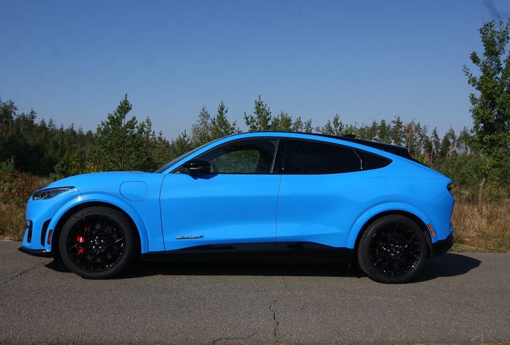 Ford Mustang Mach-E 2024, новый Ford Mustang Mach-E, электромобиль Ford Mustang, кроссовер Ford Mustang