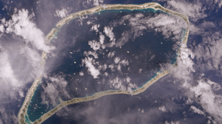 Чоловік живе на краю світу, перлова ферма, хлопець залишив школу в 16 років, на краю світу, став директором компанії, атол, Таїті