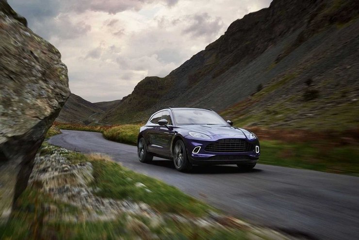 Aston Martin DBX 2022, Aston Martin DBX Straight-Six , новый Aston Martin DBX, гибрид Aston Martin DBX