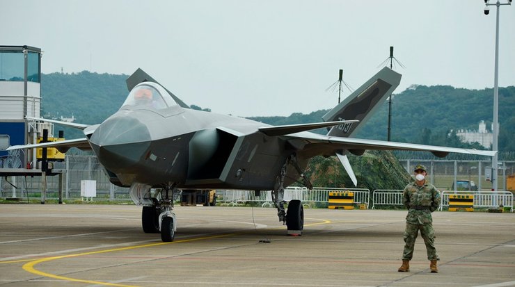 истребитель J-20, Китайский истребитель J-20, Chengdu J-20 Mighty Dragon, истребитель пятого поколения