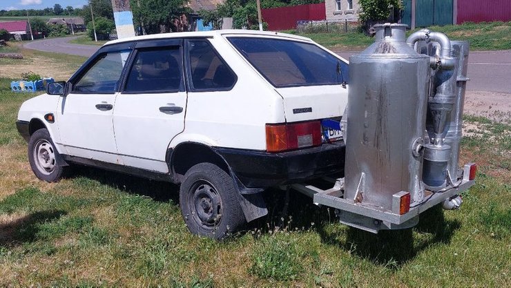 автомобиль, работающий на дровах
