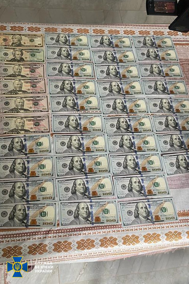 Хабарі, чиновники, експорт зерна