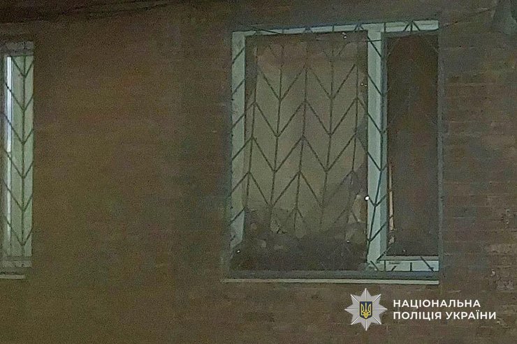 На першому поверсі багатоповерхівки Кривого Рогу стався вибух із трагічними наслідками для чоловіка.